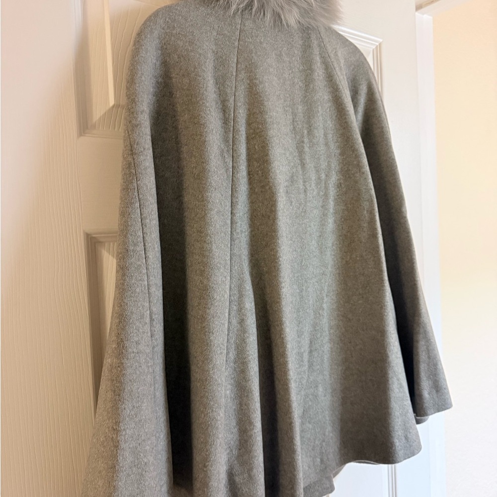 Balmain Gray Cape with Fur Trim - Picture 4 of 4